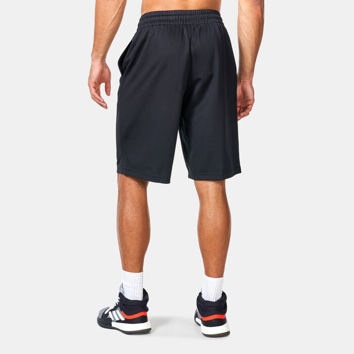 Legend shorts men's with the right footwear is essential to create a stylish and cohesive outfit. Legend shorts
