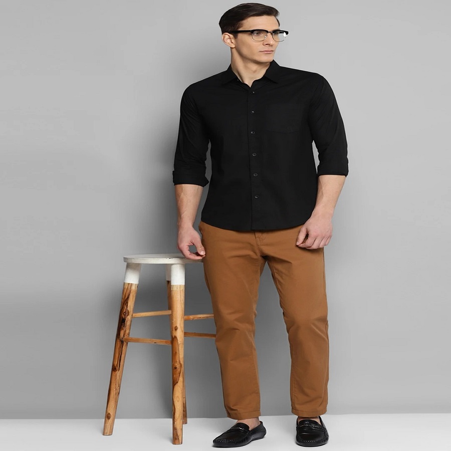 brown pants go with black shirt