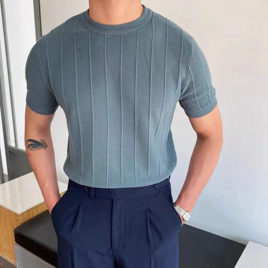 light blue t shirt mens outfit